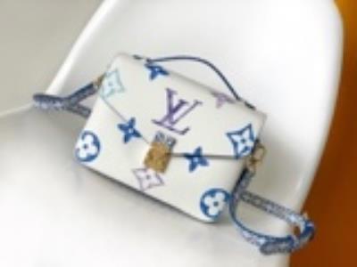 wholesale quality louis vuitton m23055 pochette metis blue